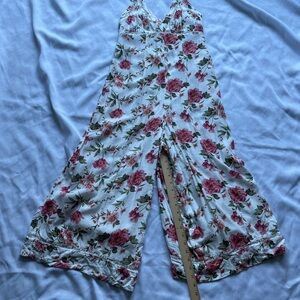 American Eagle Women's Rose Pattern Sleeveless Jumpsuit Romper Size 2